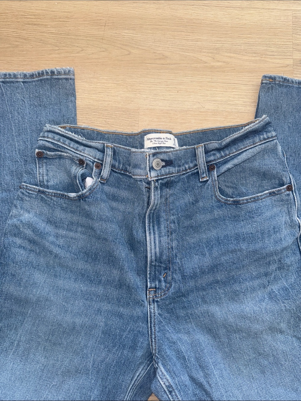 Abercrombie and fitch jeans - Picture 3 of 5